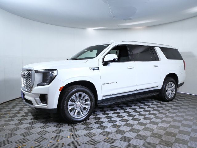 Used 2023 GMC Yukon XL Denali AWD/4WD image 2