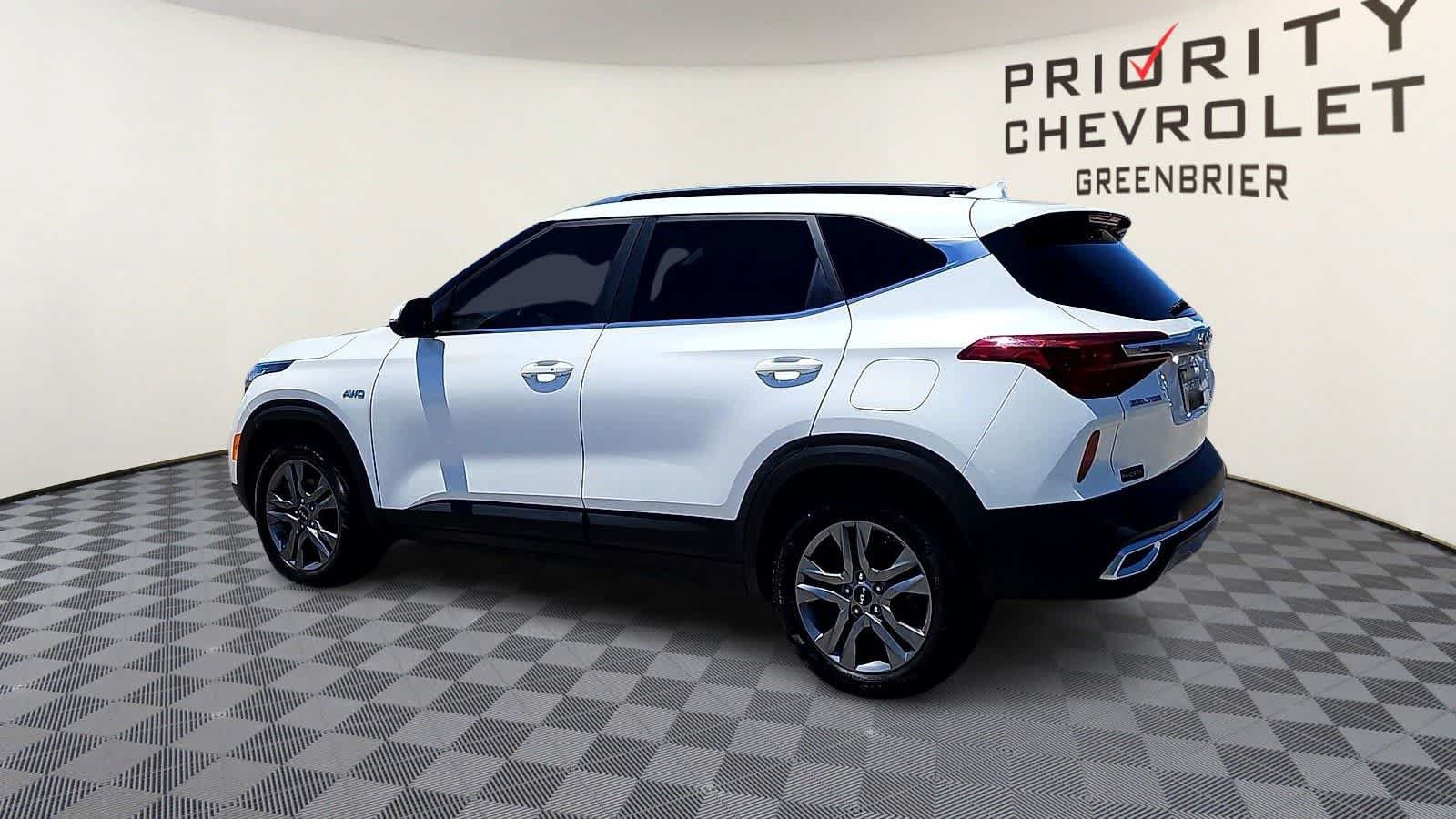 Used 2023 Kia Seltos S w/ Navigation Package AWD/4WD image 6