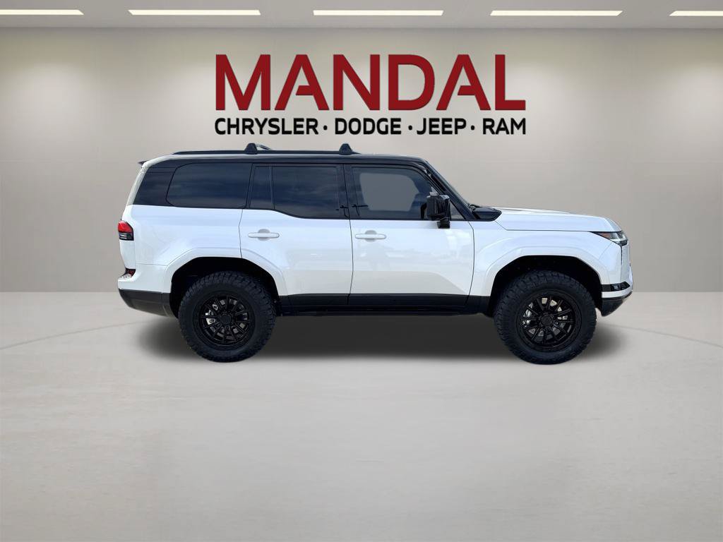 Used 2025 Lexus GX 550 w/ Accessory Package (2T) AWD/4WD image 4