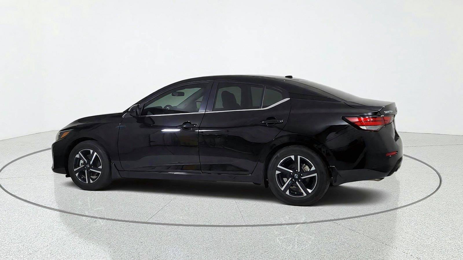 Used 2025 Nissan Sentra SV FWD image 4