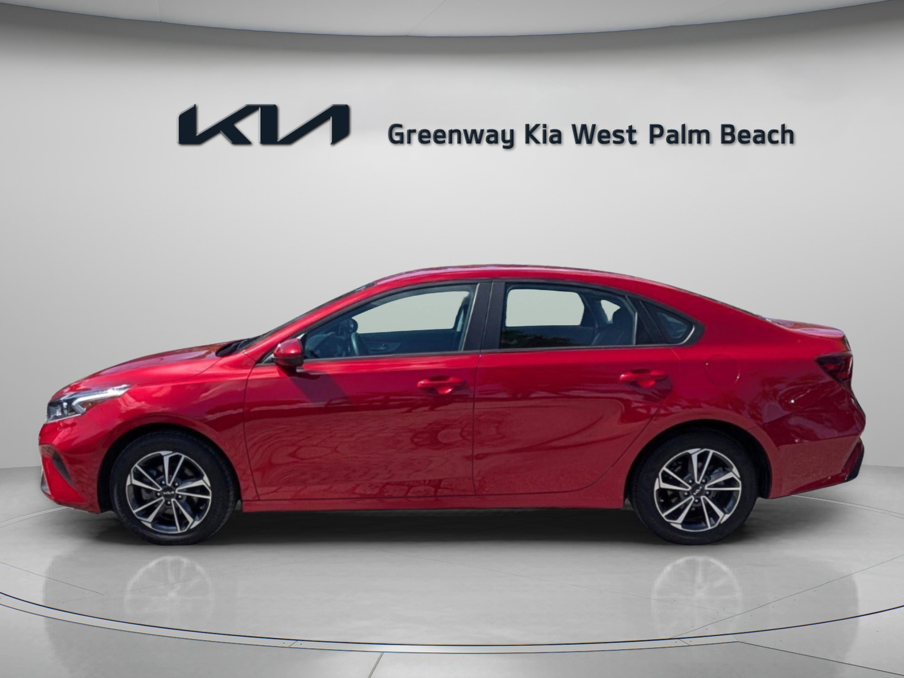Used 2024 Kia Forte LXS FWD image 4
