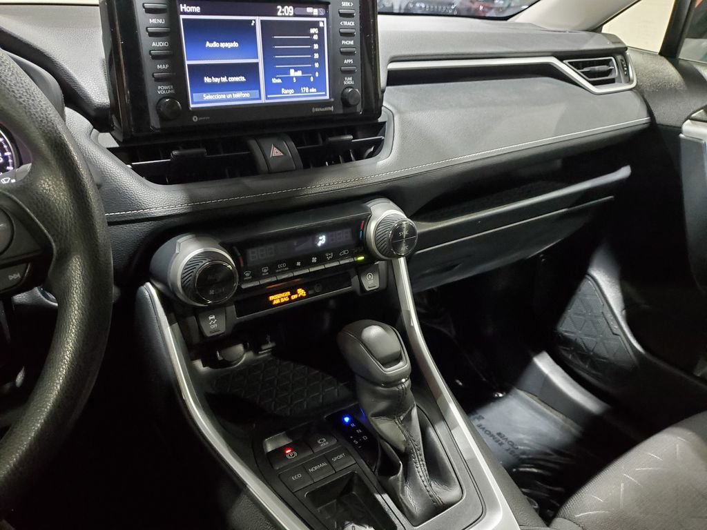 Used 2022 Toyota RAV4 XLE FWD image 17
