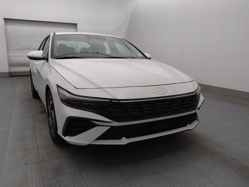 Used 2025 Hyundai Elantra SEL image 14