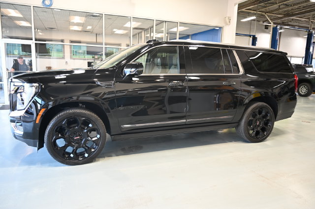 New 2026 GMC Yukon XL Denali Ultimate AWD/4WD image 7