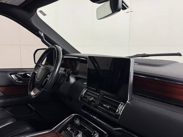 Used 2023 Lincoln Navigator Reserve image 35