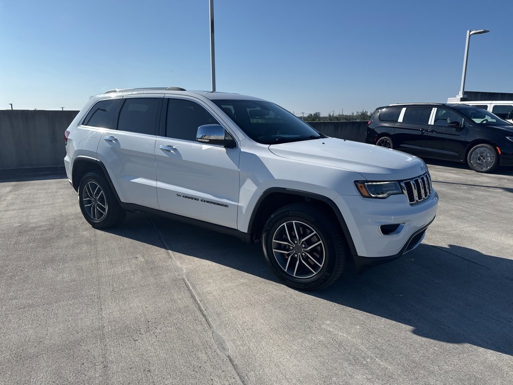 Used 2022 Jeep Grand Cherokee Limited w/ Trailer Tow Group IV image 2