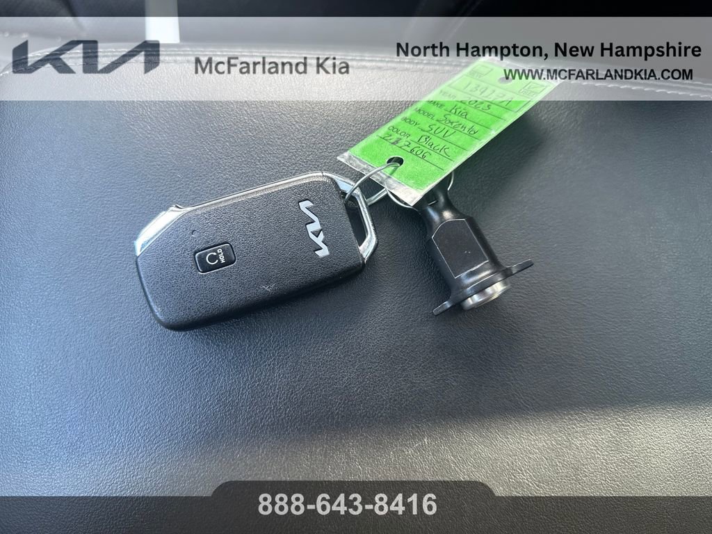 Used 2023 Kia Sorento S w/ Panoramic Sunroof Package AWD/4WD image 19