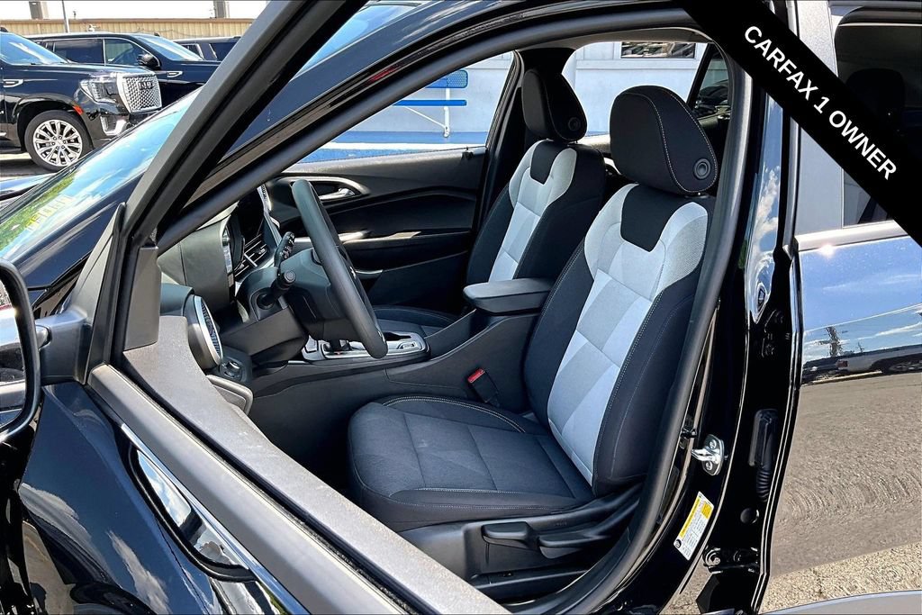 Used 2026 Chevrolet Trax LS w/ LS Convenience Package FWD image 20