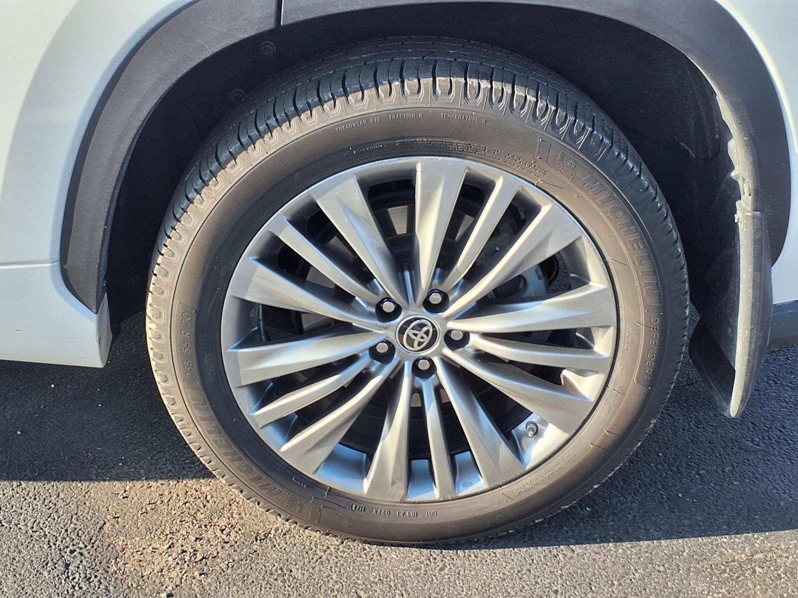 Certified 2021 Toyota Highlander Platinum image 23