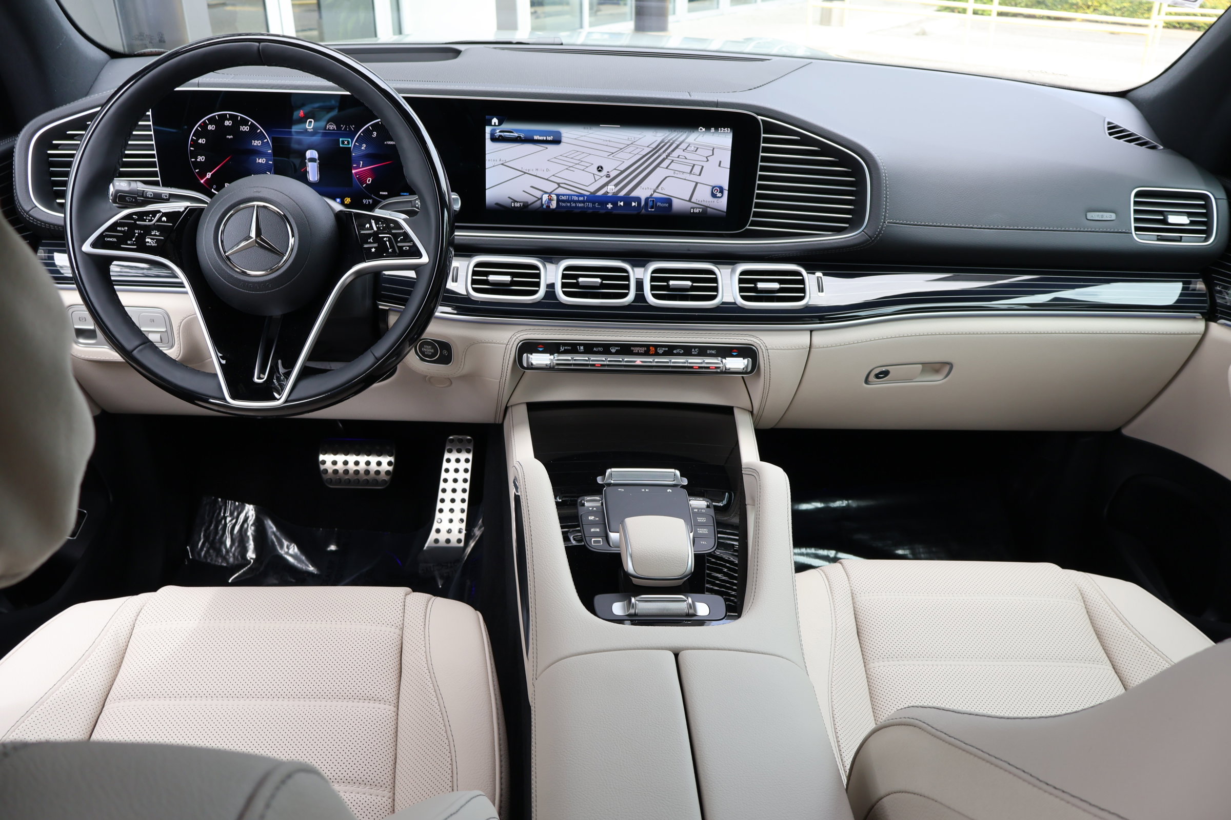 New 2026 Mercedes-Benz GLS 580 4MATIC image 18