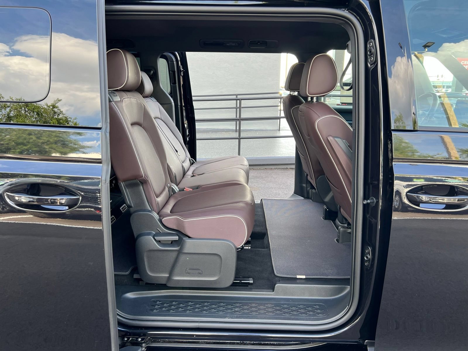 Used 2025 Volkswagen ID. Buzz Pro S RWD image 57