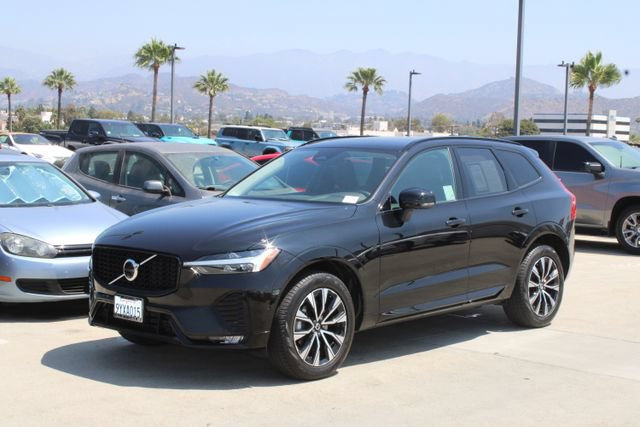 Used 2025 Volvo XC60 B5 Plus AWD/4WD image 3