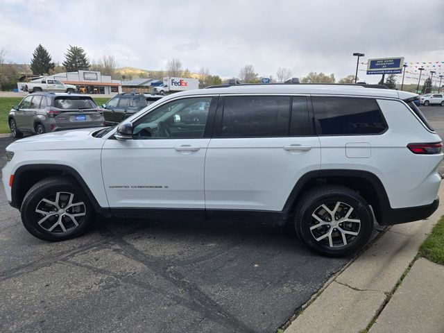 Used 2023 Jeep Grand Cherokee L Limited AWD/4WD image 6