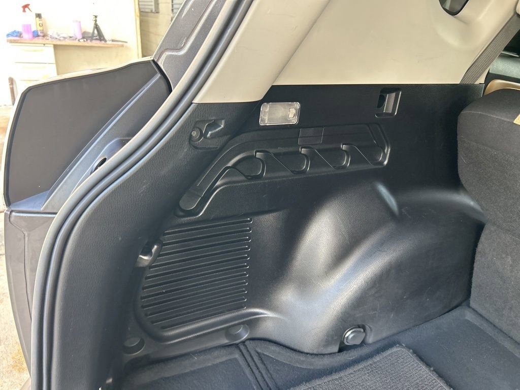 Used 2018 Toyota RAV4 XLE image 33