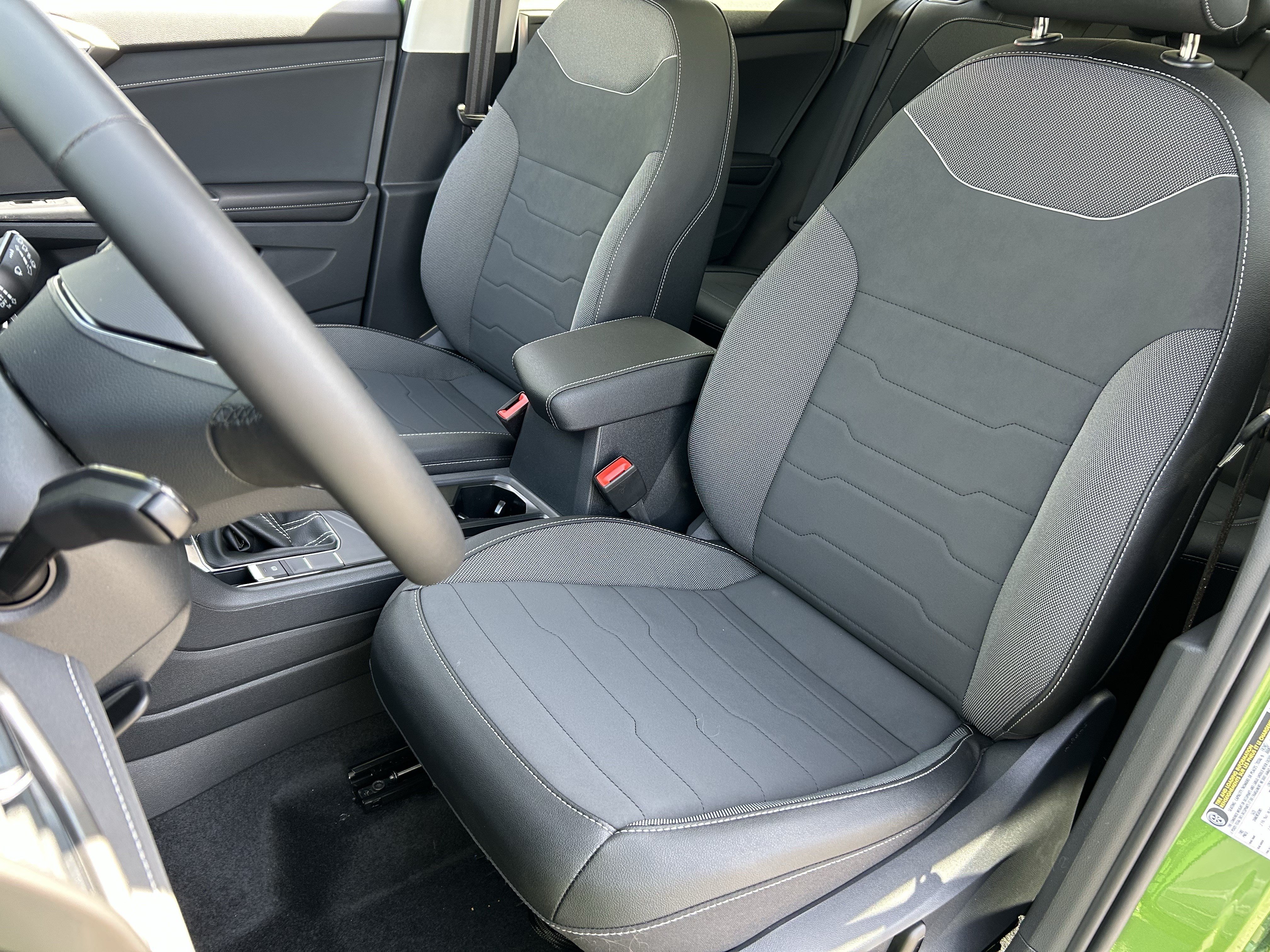 New 2026 Volkswagen Taos SE FWD image 17
