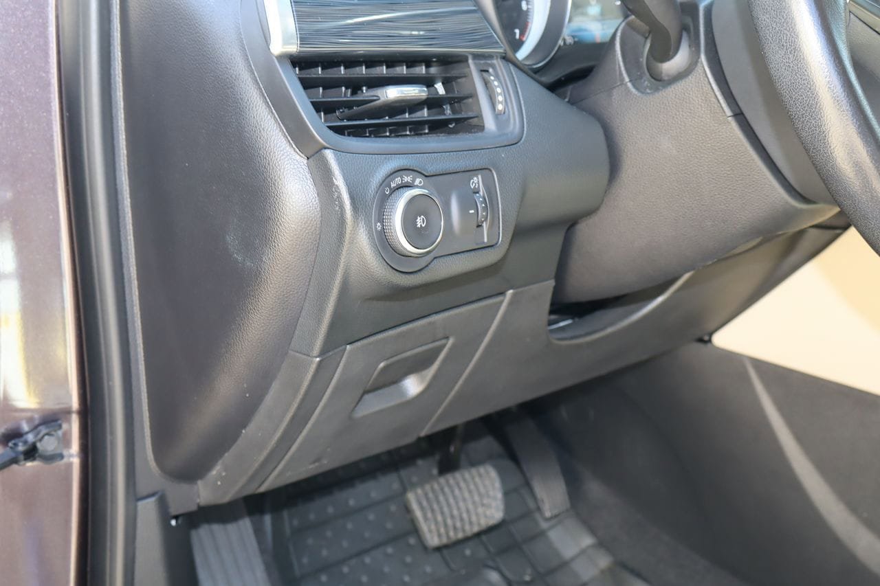 Used 2017 Buick Envision Essence FWD image 24