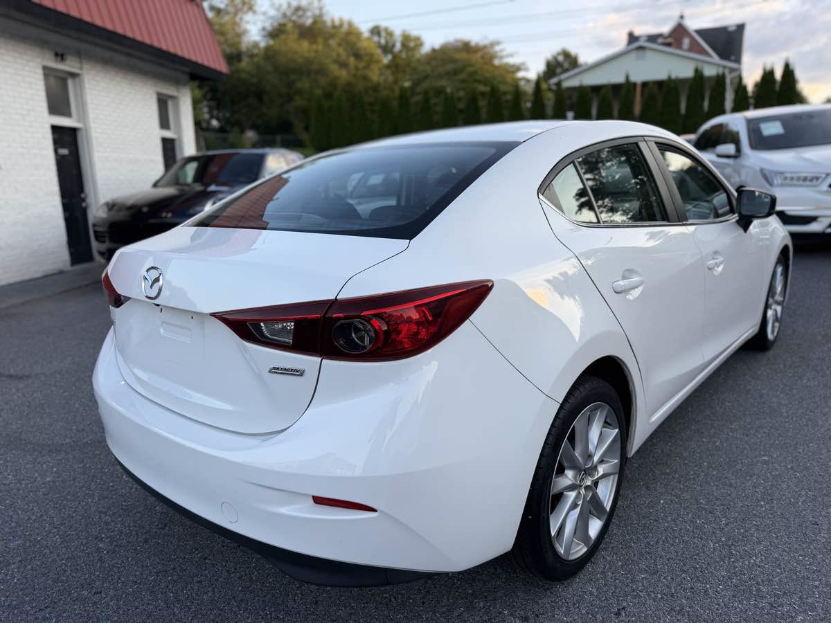 Used 2017 MAZDA MAZDA3 Touring FWD image 7
