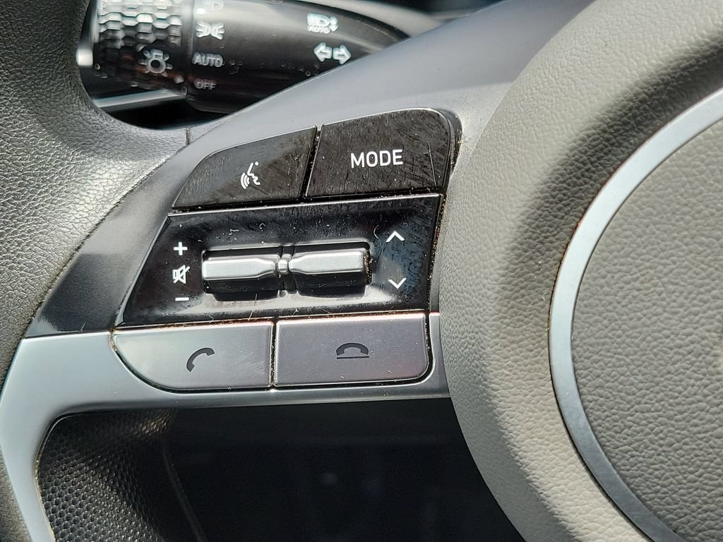 Used 2023 Hyundai Elantra SEL FWD image 28