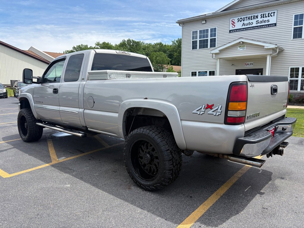 Used 2004 GMC Sierra 2500 SLE w/ Snow Plow Prep Package AWD/4WD image 9