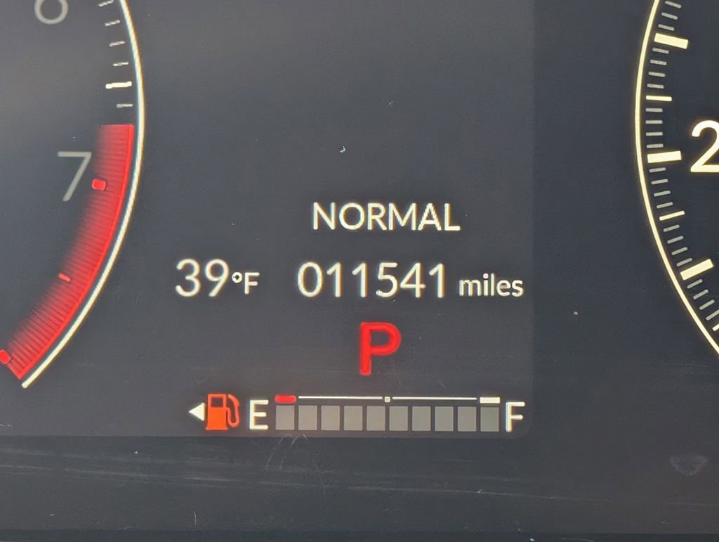 Used 2025 Honda HR-V LX image 25