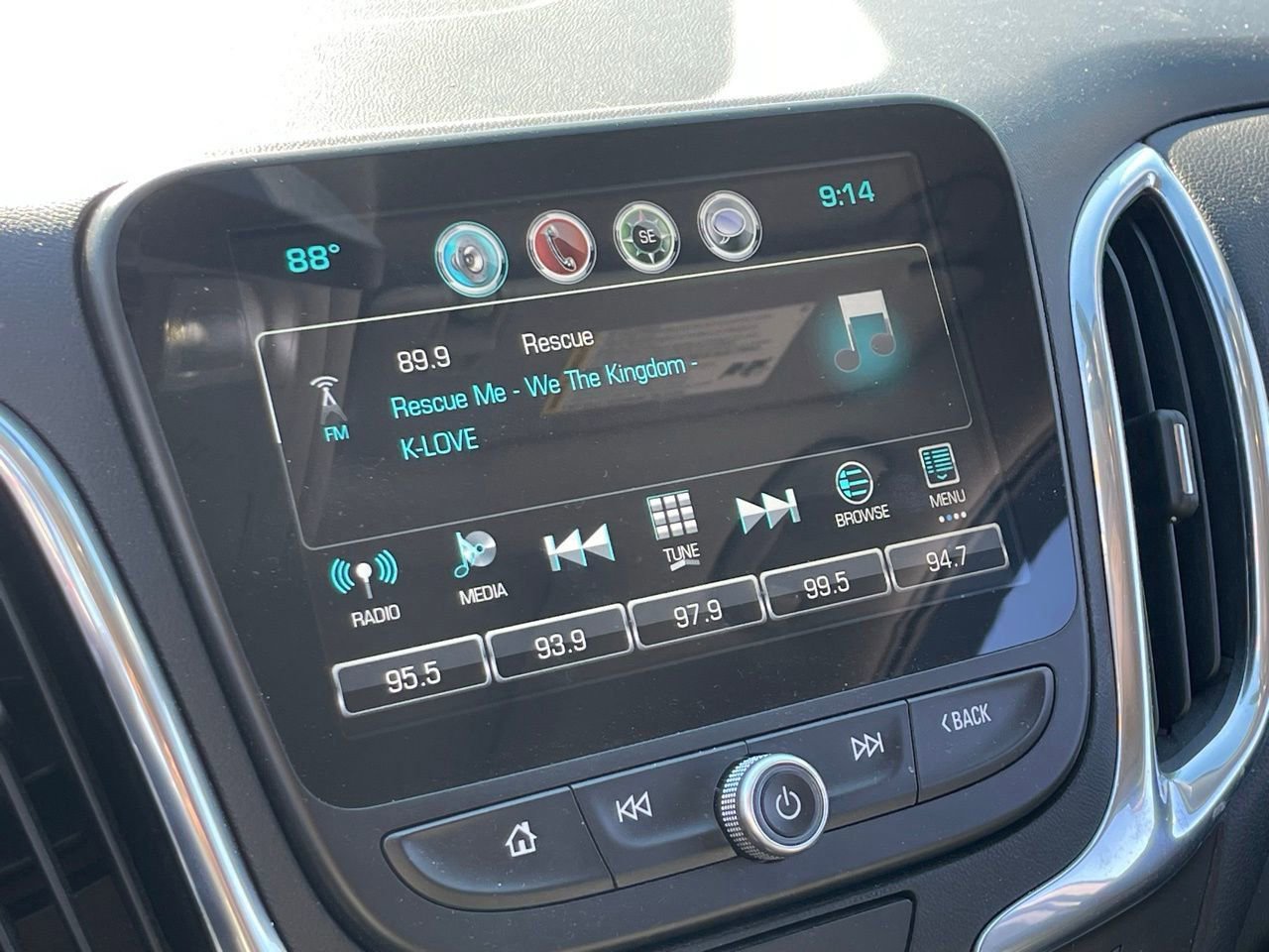 Used 2018 Chevrolet Equinox LT w/ Sun & Infotainment Package image 8