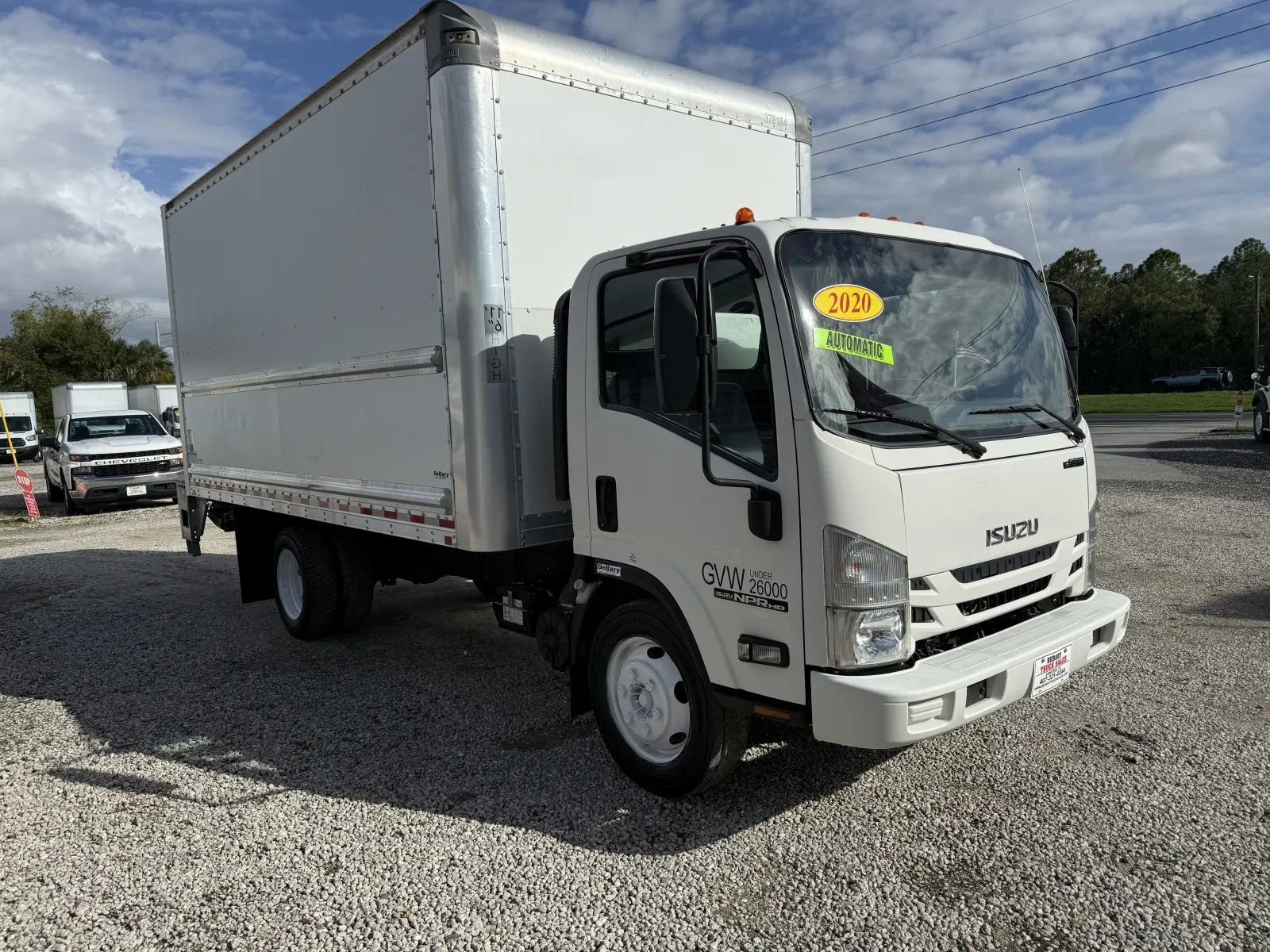 Used 2020 Isuzu NPR image 3