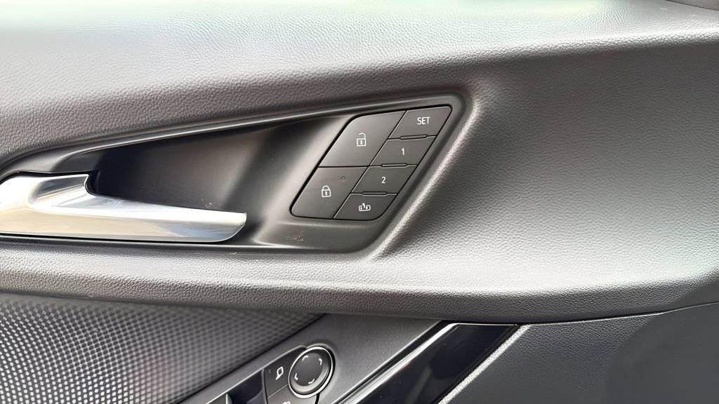 New 2026 Chevrolet Equinox RS w/ Convenience Package III image 28