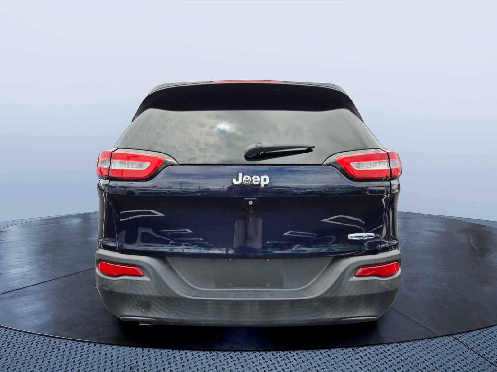 Used 2015 Jeep Cherokee Latitude w/ Comfort/Convenience Group FWD image 5