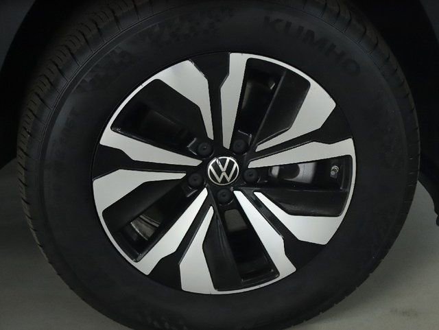 Used 2025 Volkswagen Atlas Cross Sport SE AWD/4WD image 10