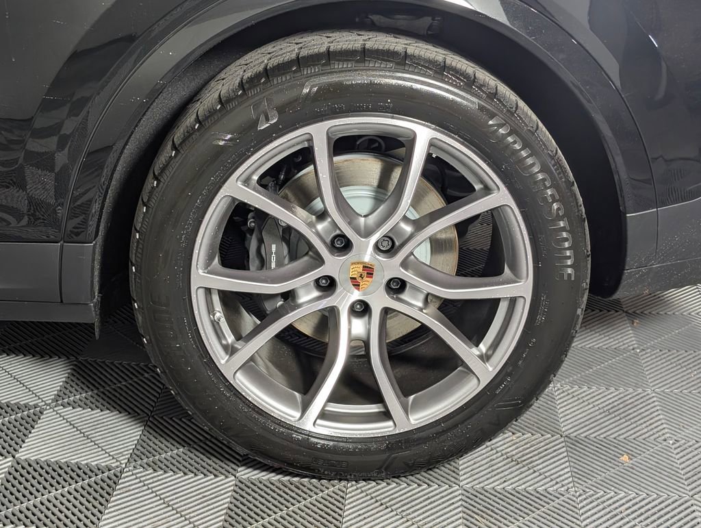 New 2026 Porsche Cayenne Coupe image 13