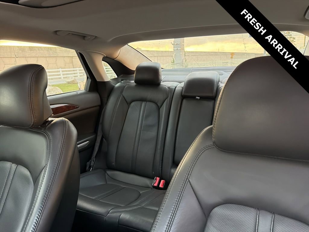 Used 2013 Lincoln MKZ FWD image 9