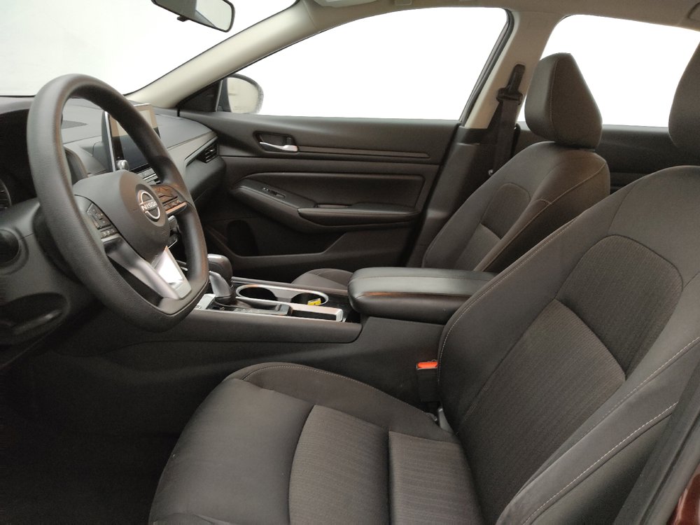 Used 2024 Nissan Altima 2.5 SV FWD image 17