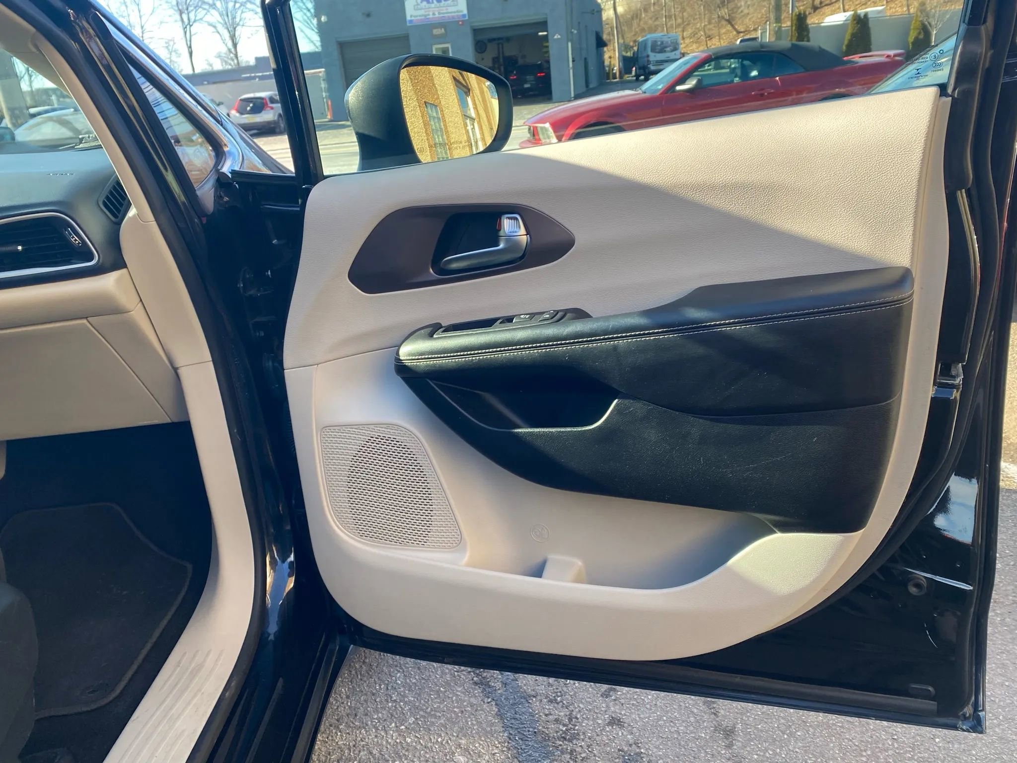 Used 2020 Chrysler Voyager LX w/ Cold Weather Group image 29