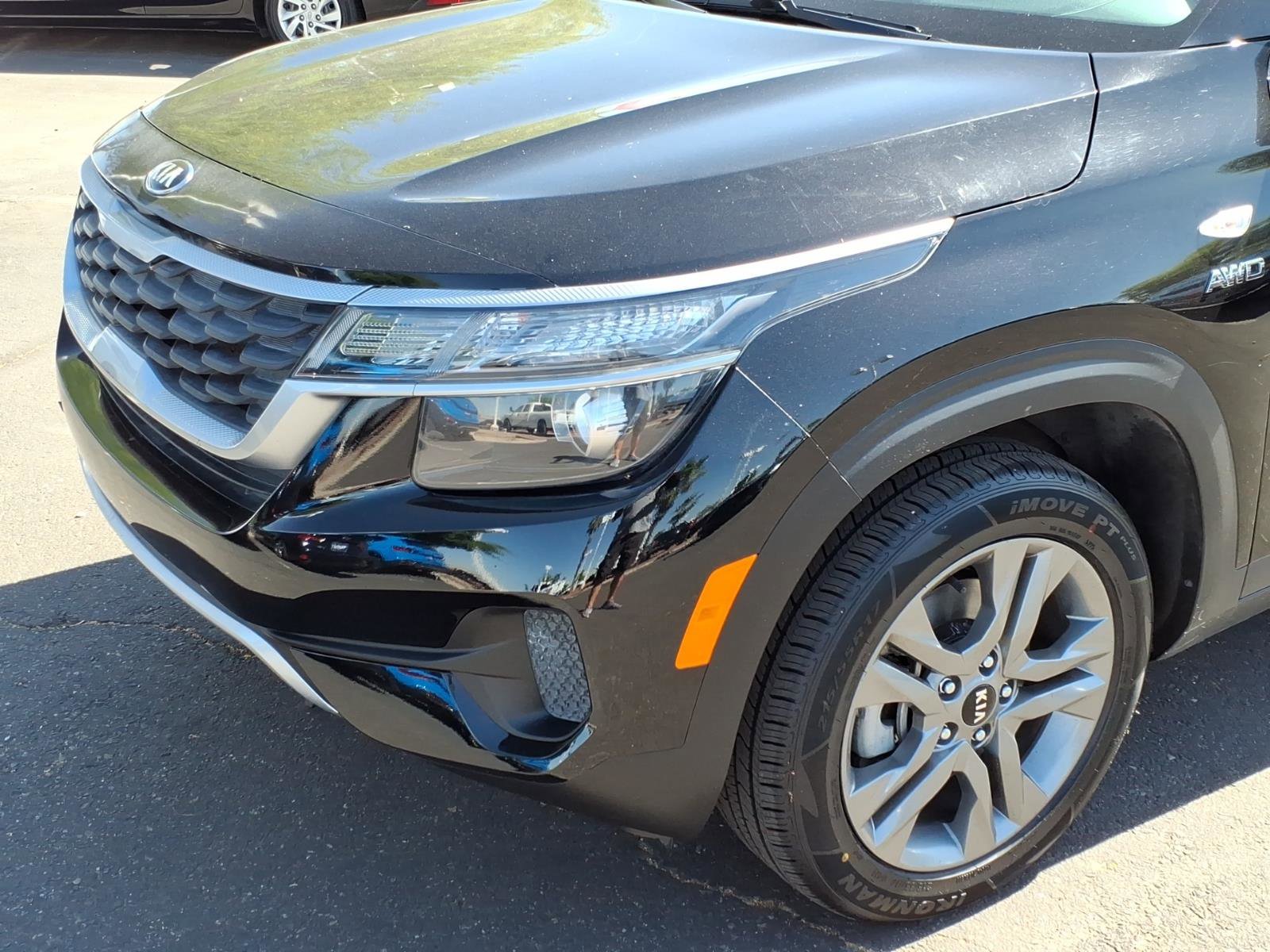 Used 2021 Kia Seltos LX image 8