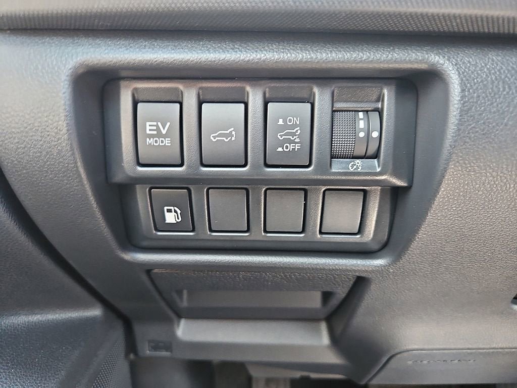 Used 2025 Subaru Forester Limited w/ Popular Package AWD/4WD image 16