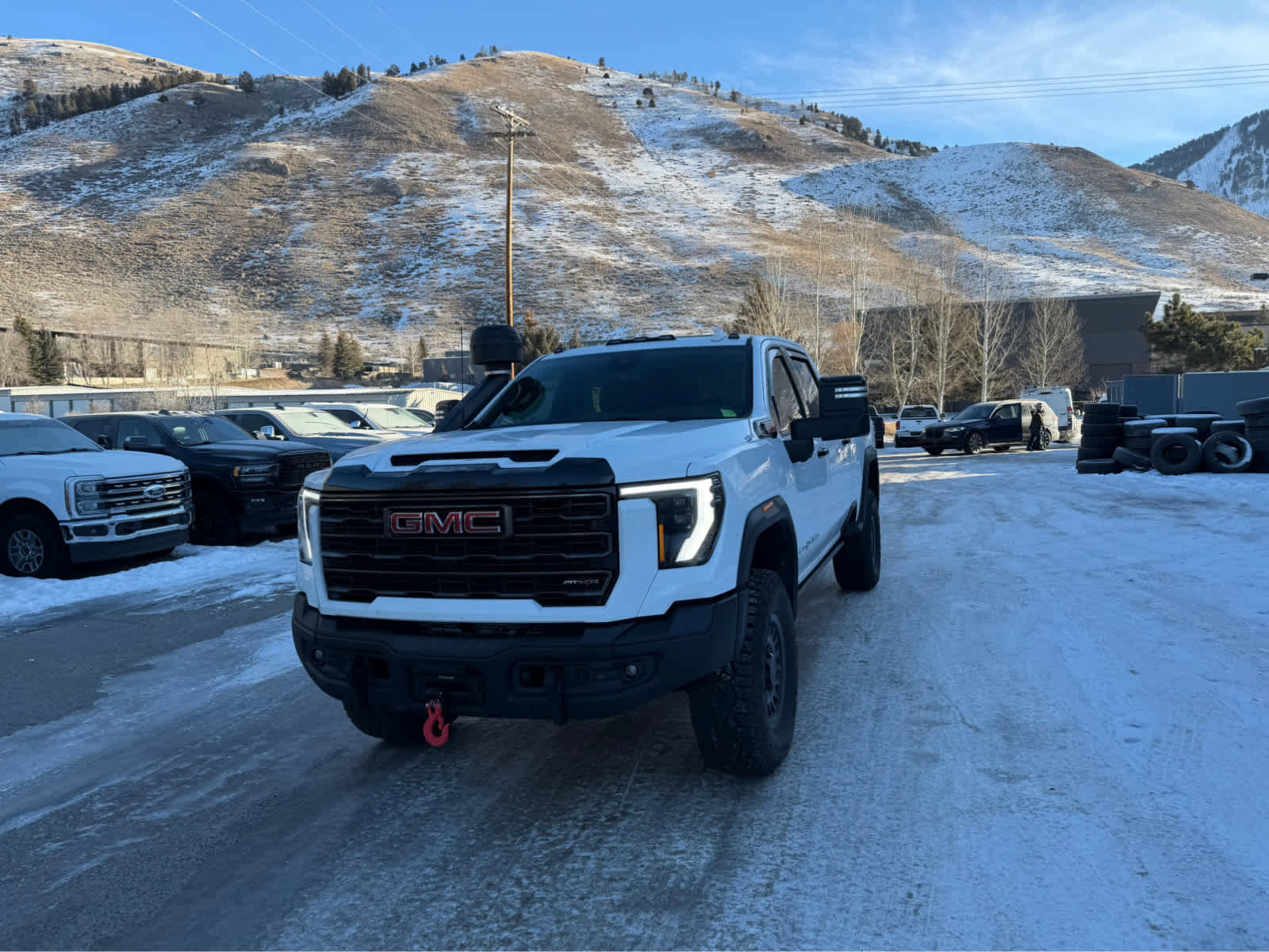 Used 2025 GMC Sierra 2500 AT4X w/ AT4X AEV Edition image 4