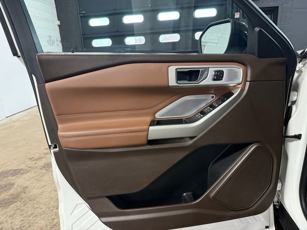 Used 2021 Ford Explorer King Ranch w/ Premium Technology Package AWD/4WD image 21