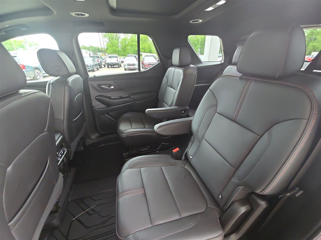 Used 2023 Chevrolet Traverse RS image 25