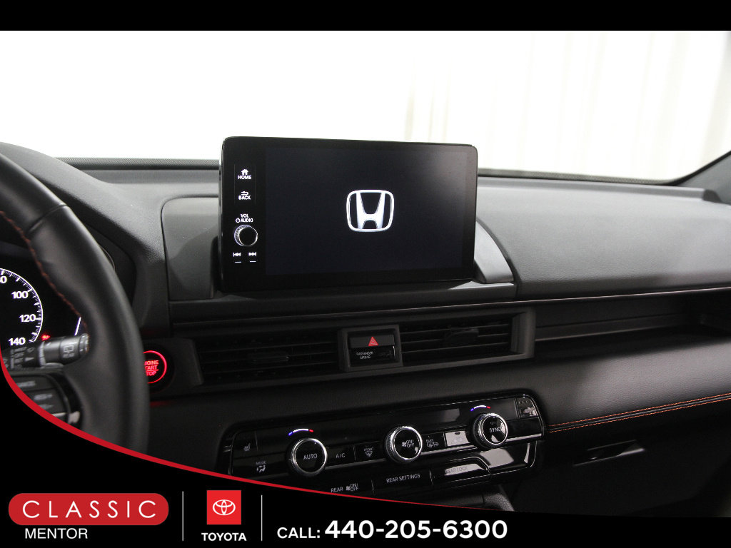 Used 2025 Honda Pilot TrailSport image 9