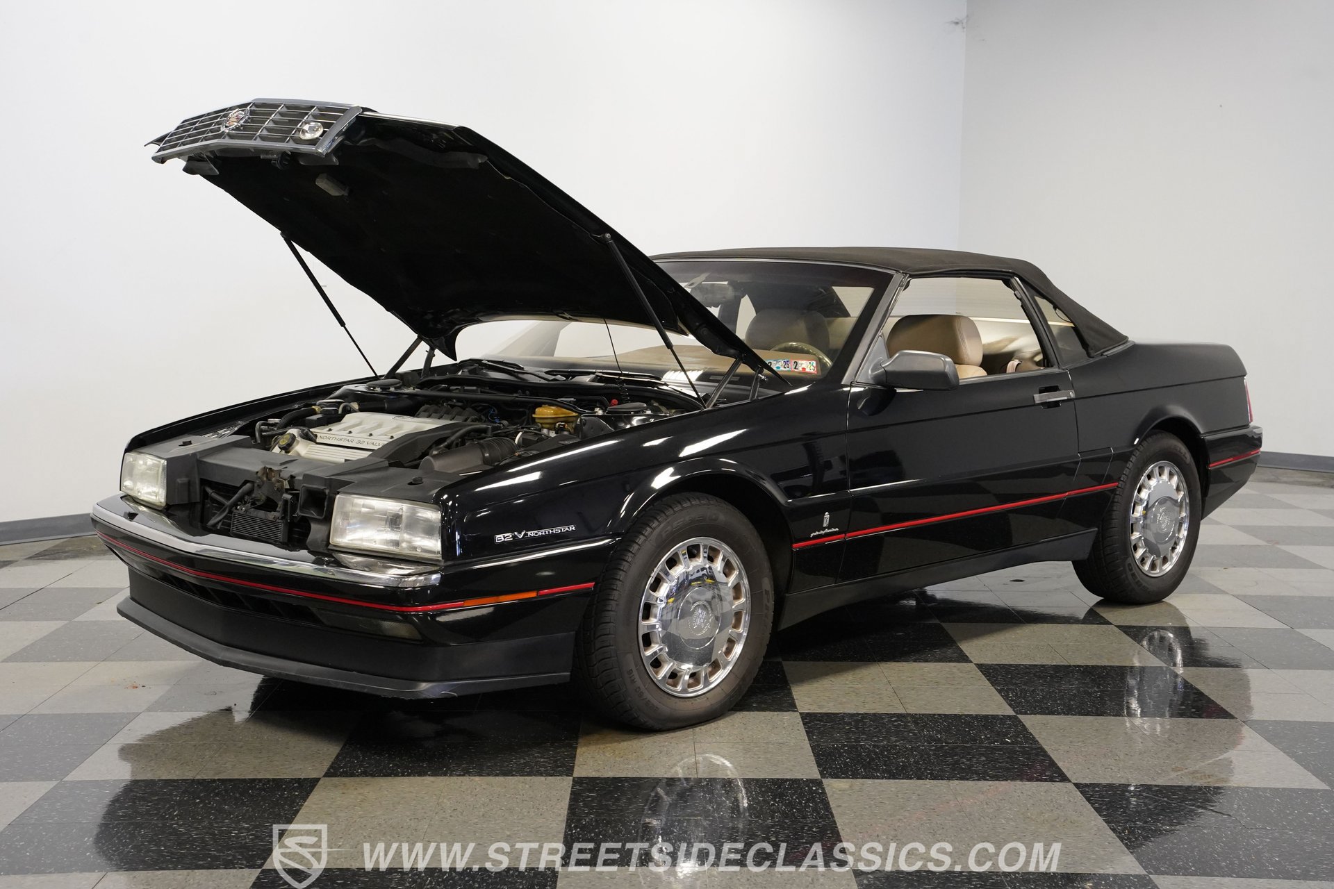 Used 1993 Cadillac Allante FWD image 32