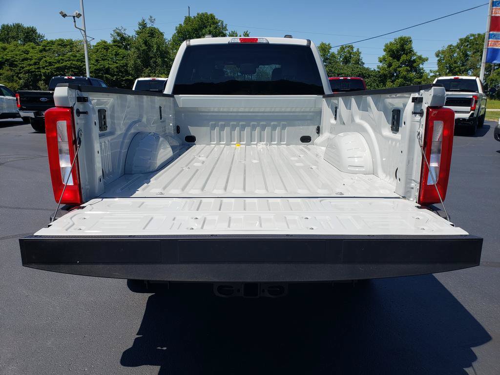 New 2026 Ford F350 XLT w/ FX4 Off-Road Package AWD/4WD image 5