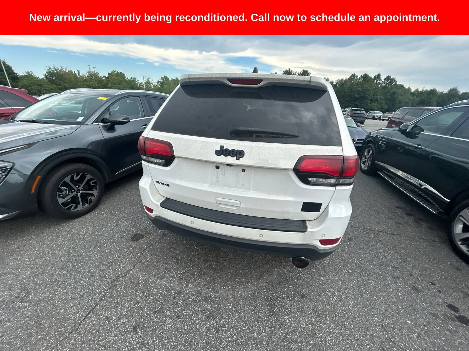 Used 2020 Jeep Grand Cherokee Laredo AWD/4WD image 11