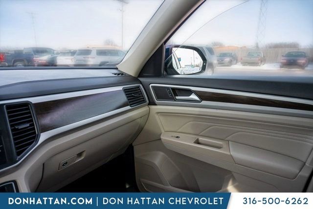 Used 2021 Volkswagen Atlas SE w/ Panoramic Sunroof Package image 14