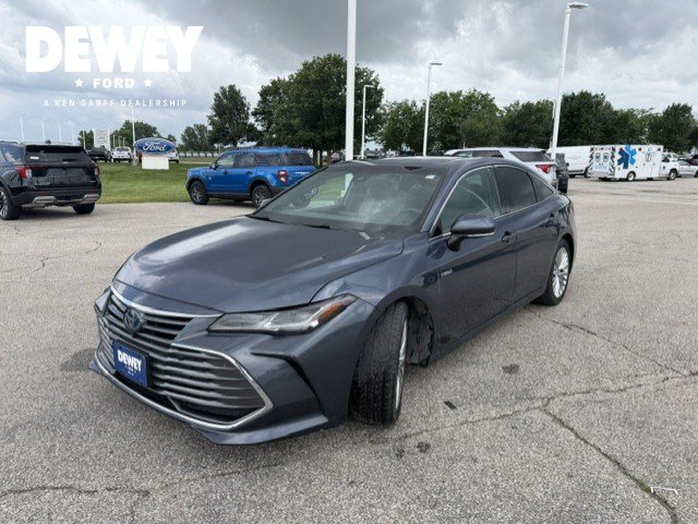 Used 2020 Toyota Avalon Limited w/ Advanced Safety Package FWD image 3