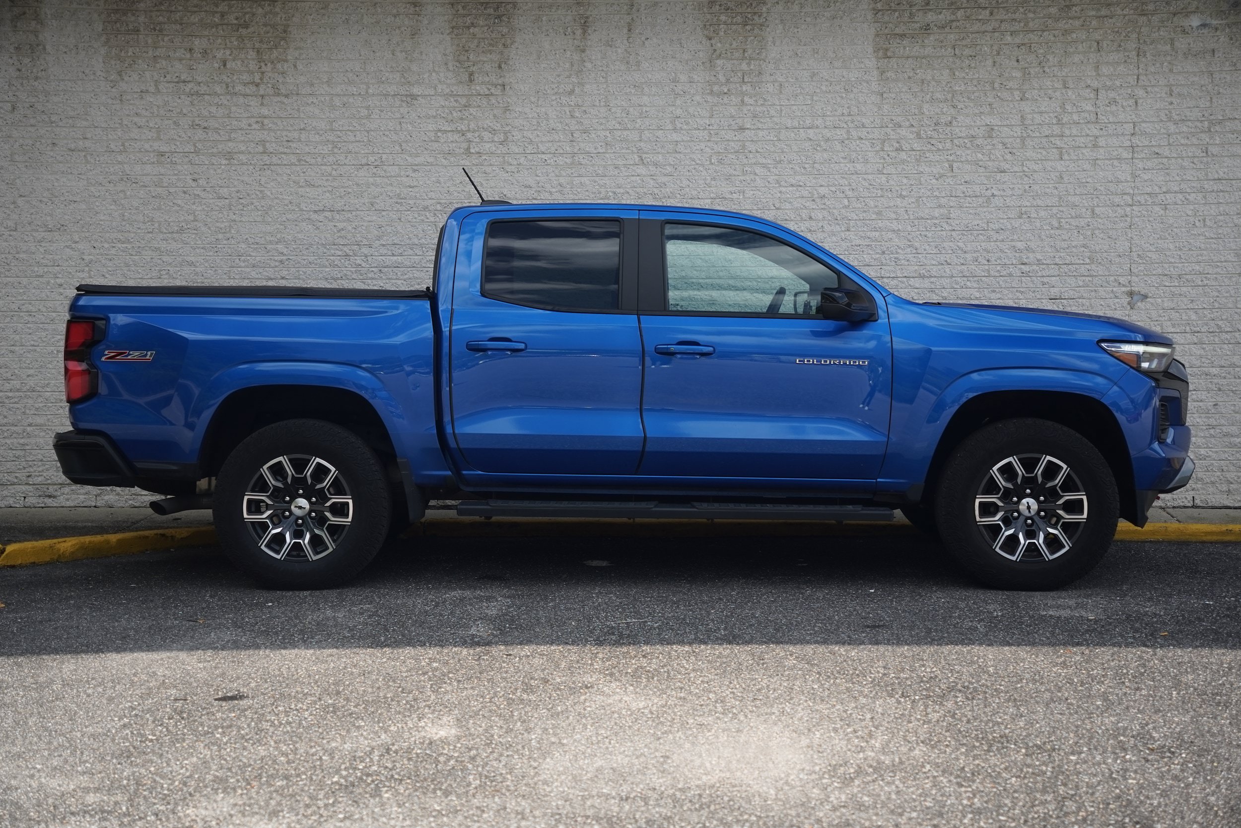 Used 2023 Chevrolet Colorado Z71 w/ Z71 Convenience Package 2 AWD/4WD image 8