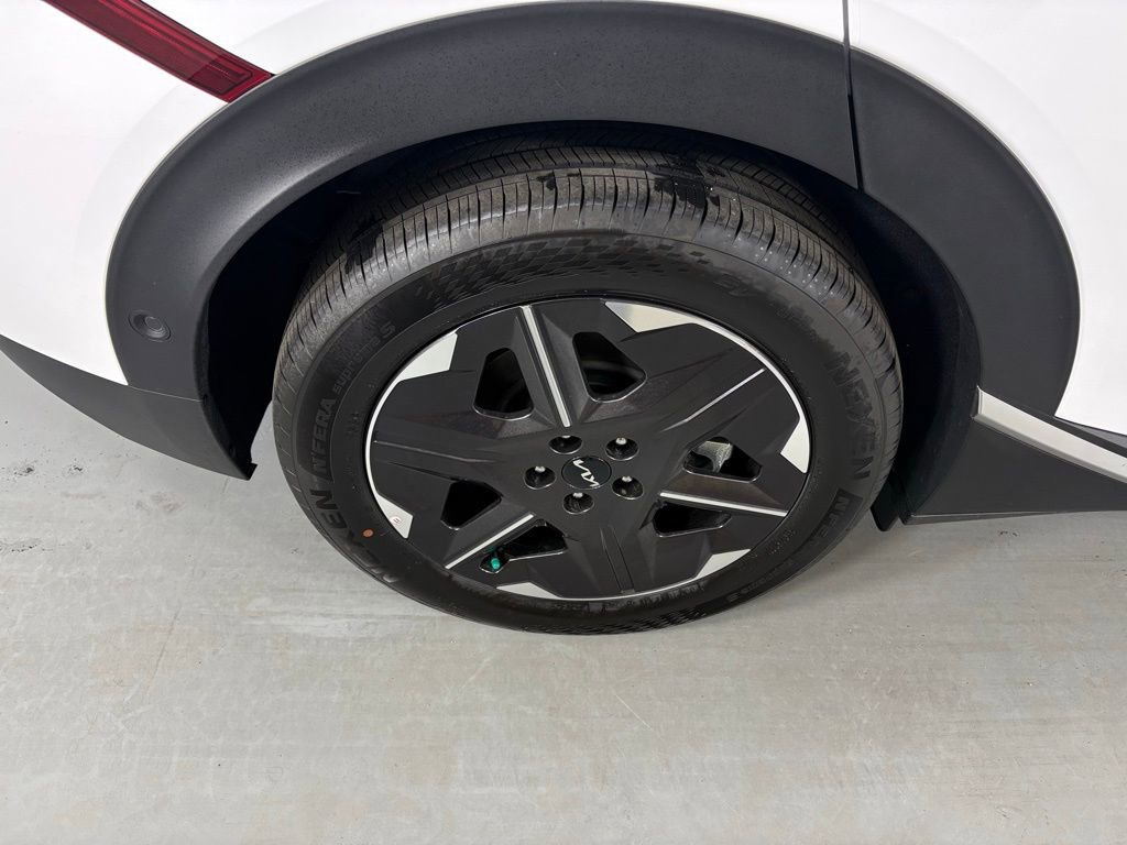 New 2025 Kia EV6 Light w/ Light LR Technology Package image 10