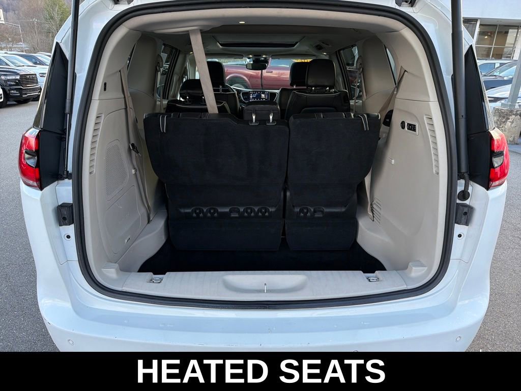 Used 2022 Chrysler Pacifica Limited image 7