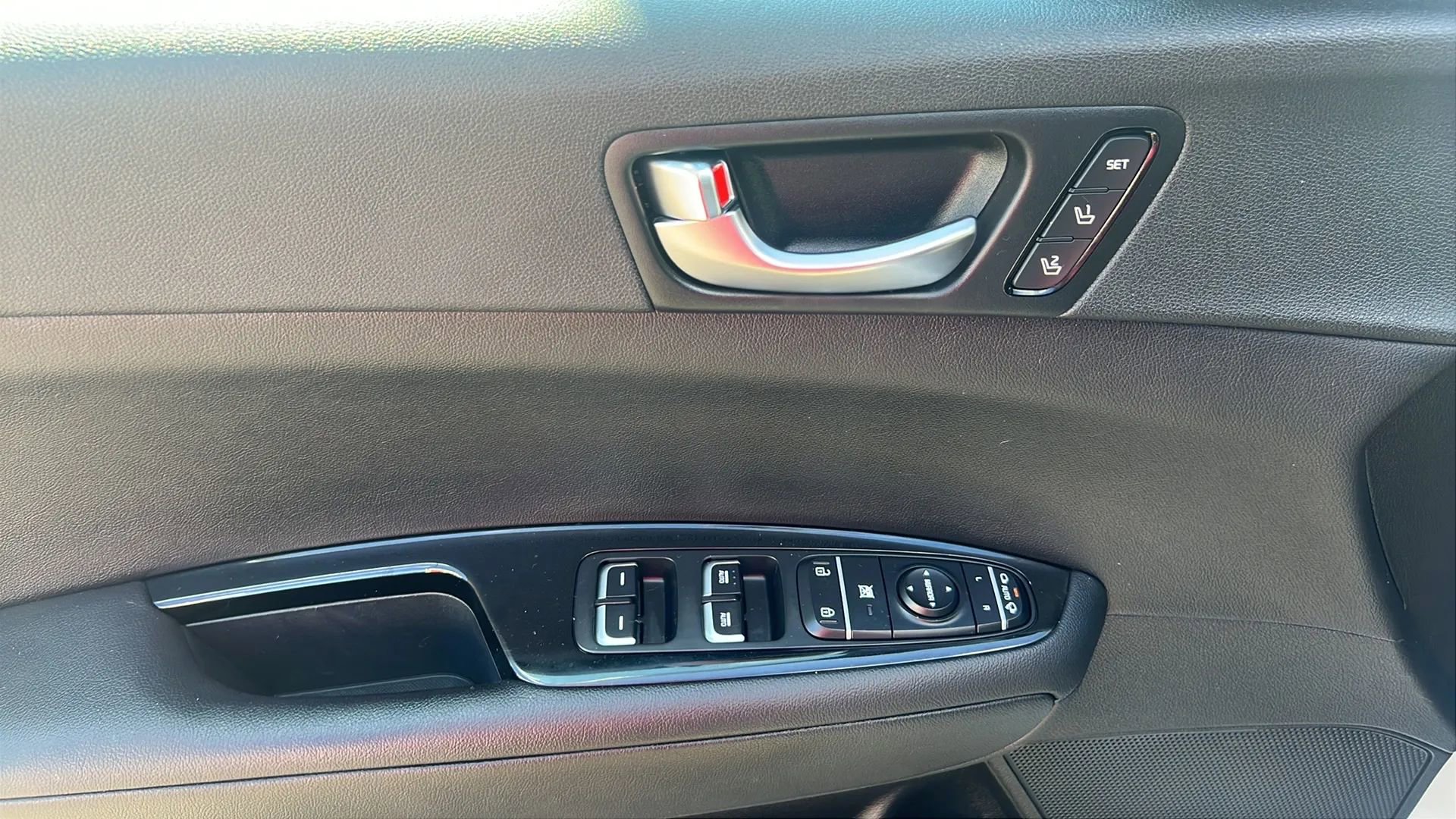 Used 2017 Kia Optima SX image 22