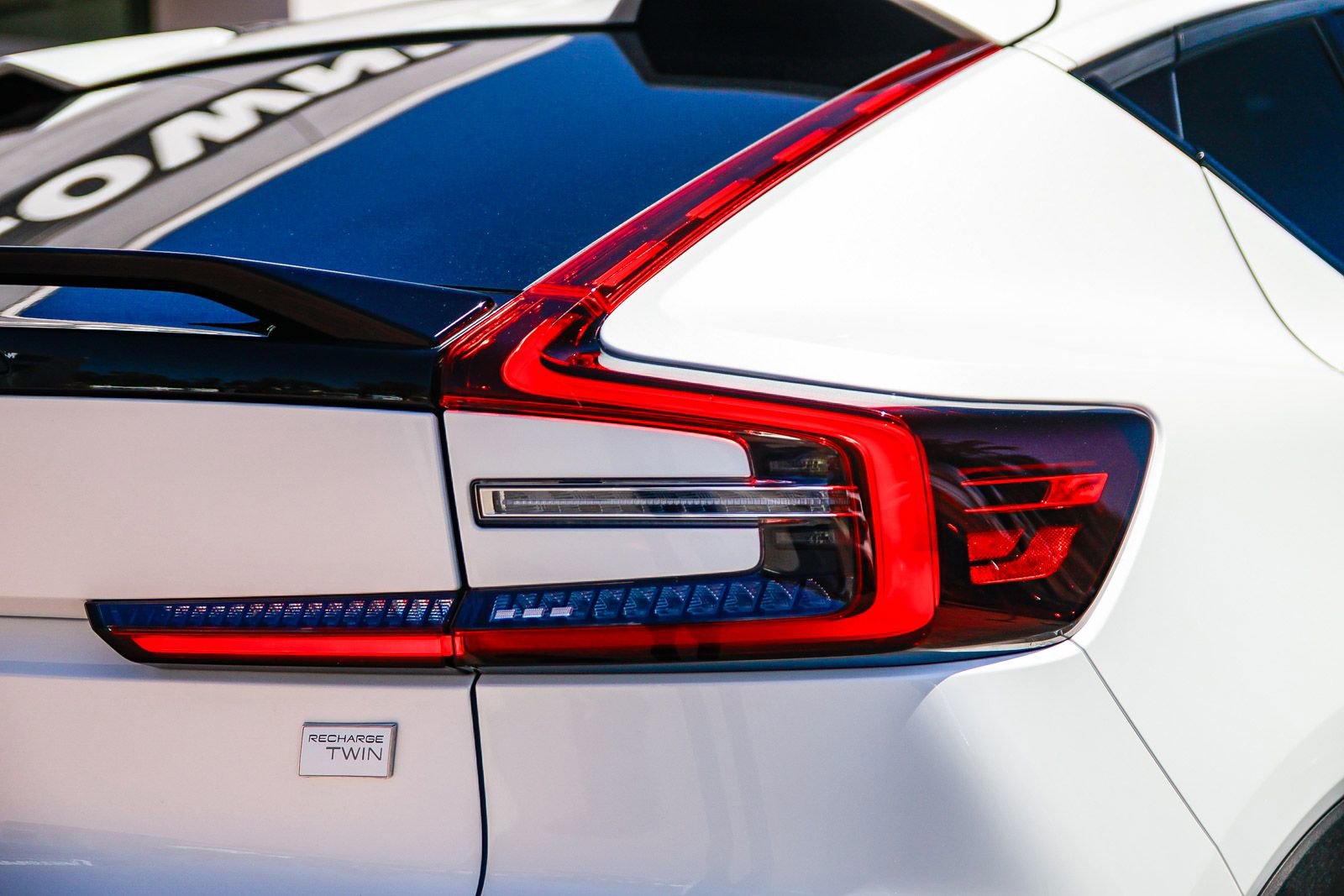 Used 2023 Volvo C40 Recharge Core w/ Protection Package Premier image 9