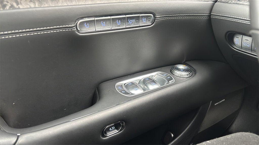 Used 2024 Genesis G90 3.5T image 16